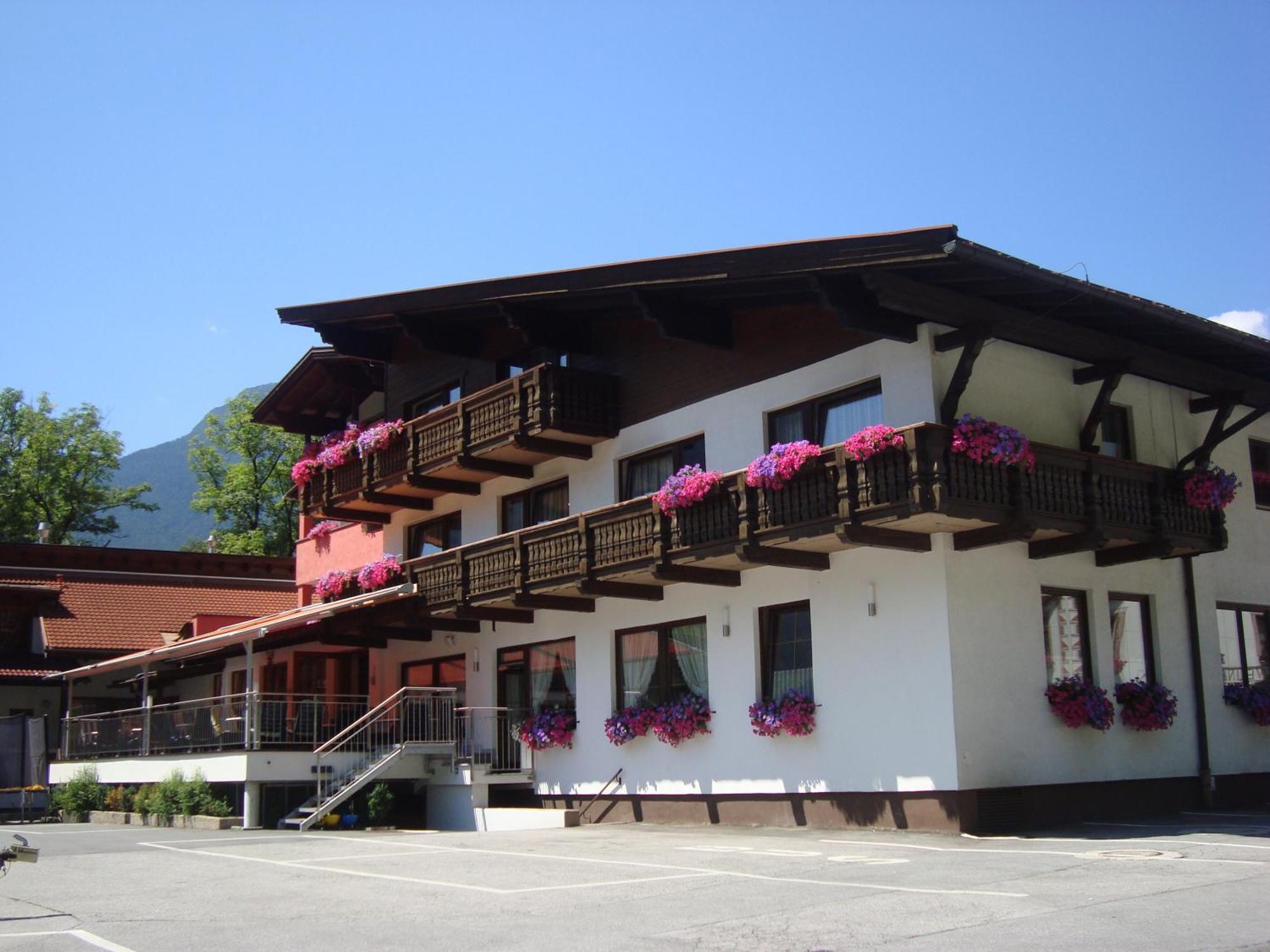 Hotel Auderer Имст Екстериор снимка